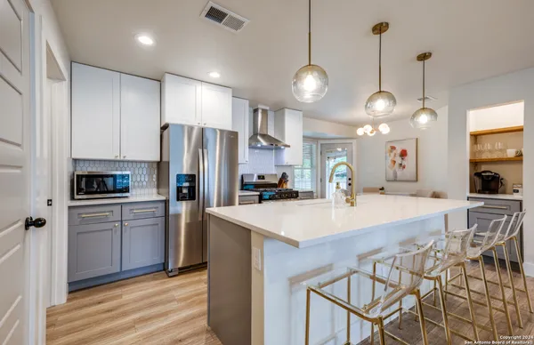 $2,950 | 321 St Francis Avenue, San Antonio, TX 78204