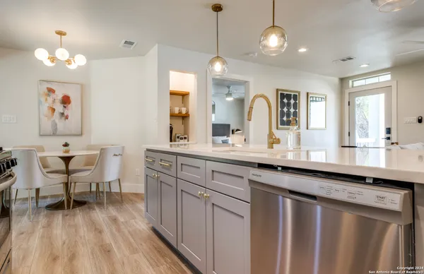 $2,950 | 321 St Francis Avenue, San Antonio, TX 78204