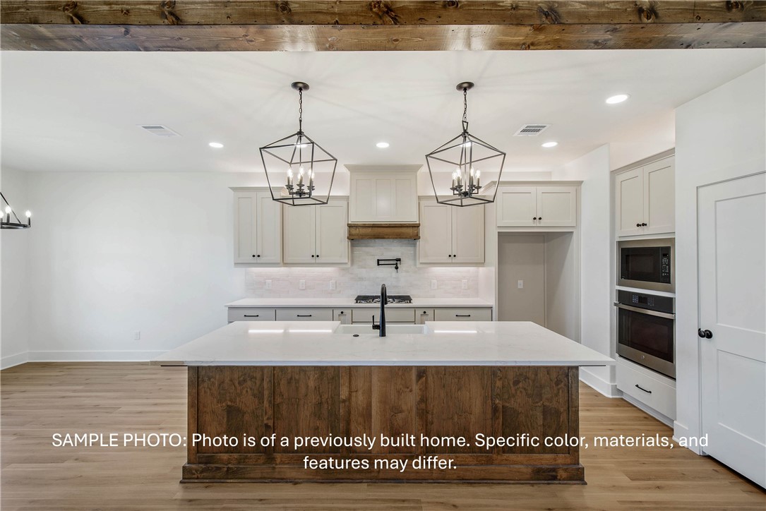 4026 Pacific Crest Way Bryan, TX 77802 - Photo 2 of 14 **Photos are sample photos of similar plan. Colors and features might vary**