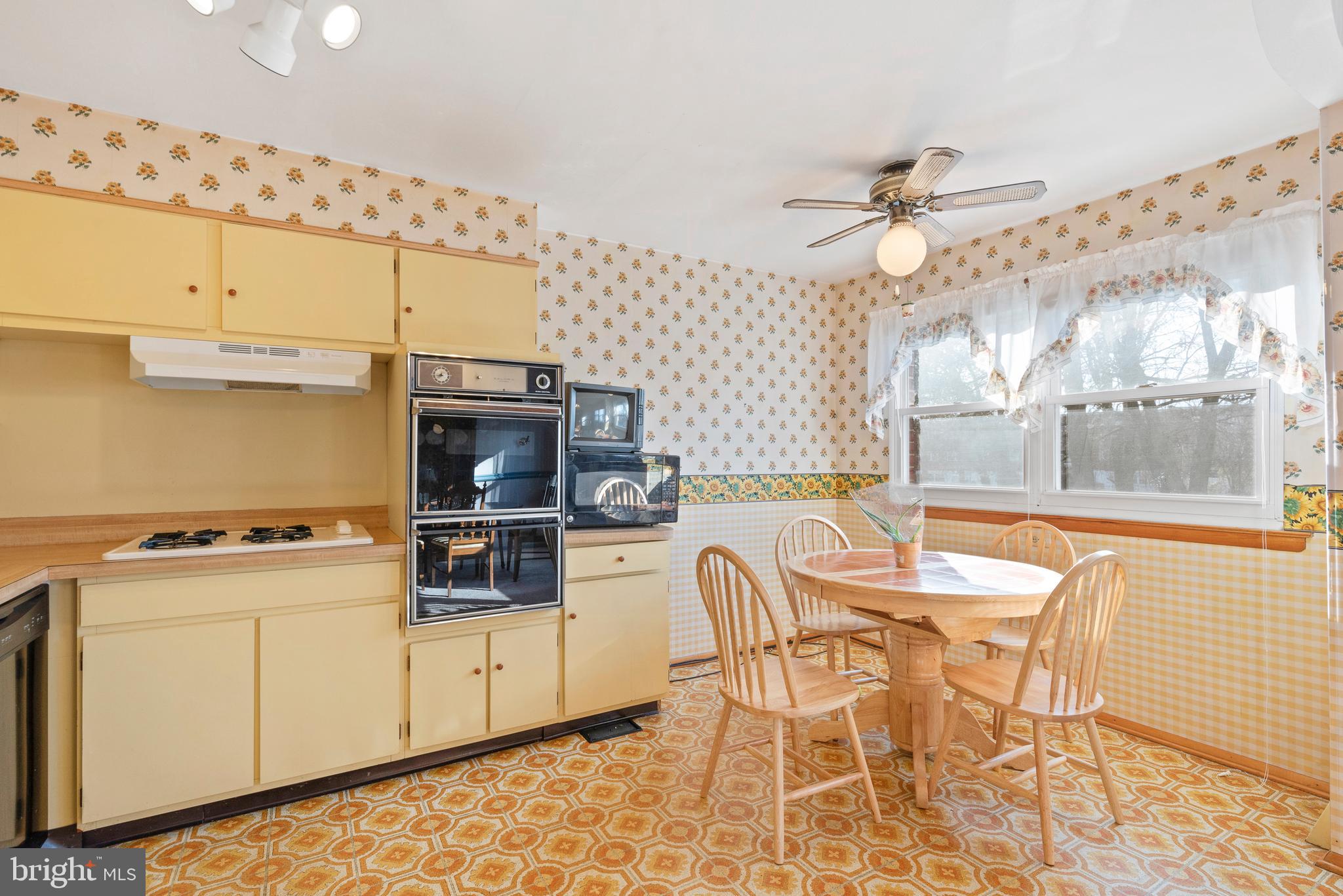 12340 Wyndom Road Philadelphia, PA 19154 - Photo 13 of 28