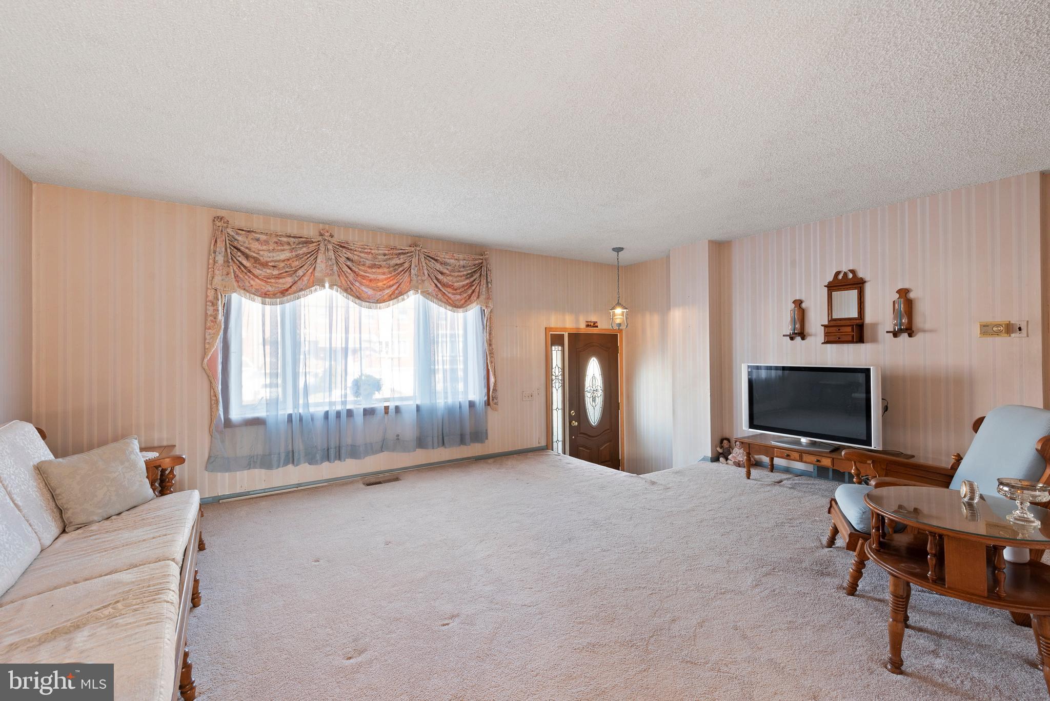 12340 Wyndom Road Philadelphia, PA 19154 - Photo 15 of 28