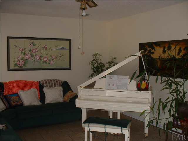 2000 Garcon Point Road Milton, FL 32583 - Photo 9 of 11 Gallery Image 9