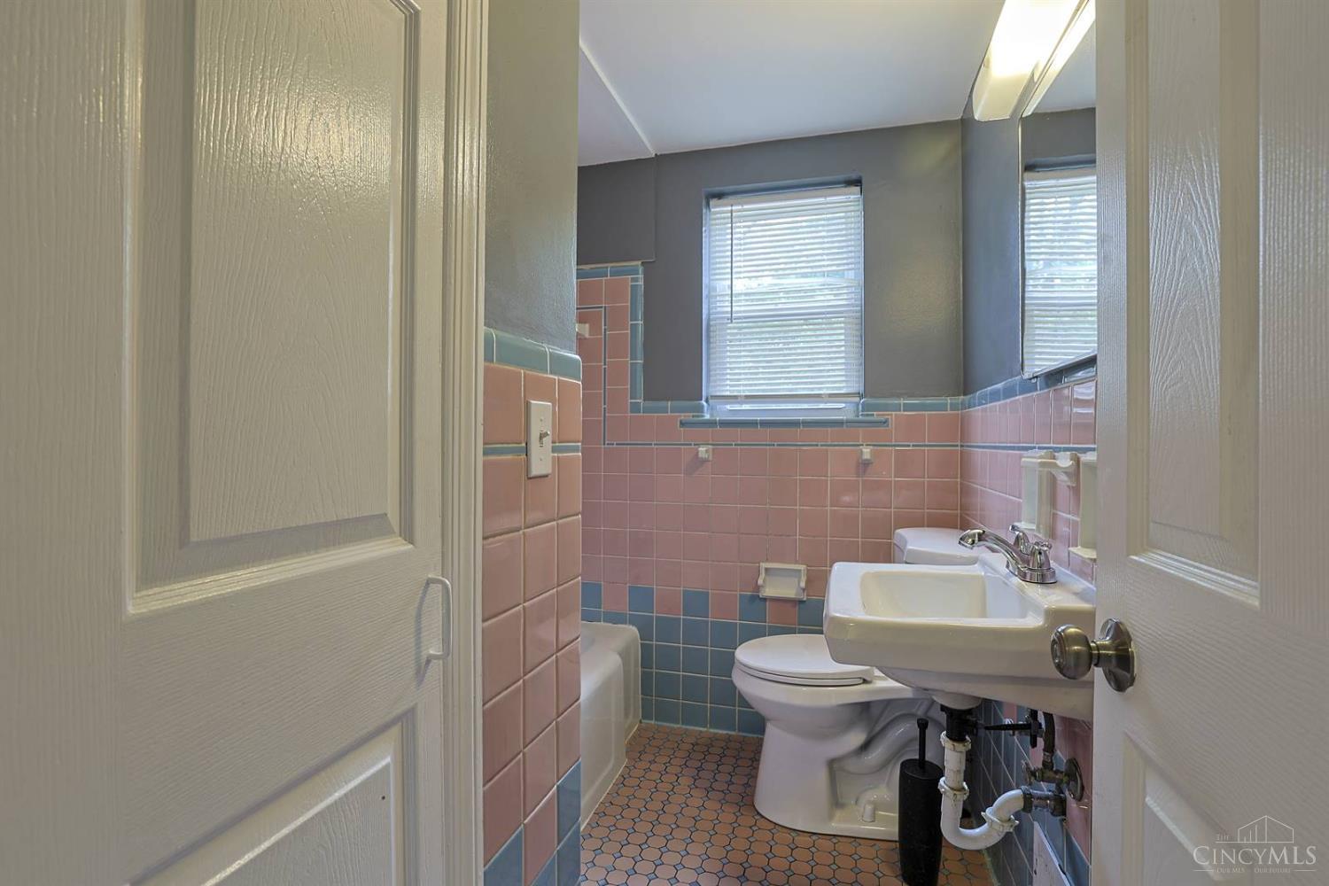 6800 Cheviot Road Cincinnati, OH 45247 - Photo 25 of 35