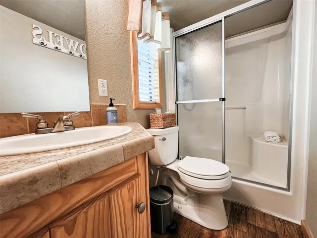 $1,100 | 250 Park Avenue, Staples, TX 78655