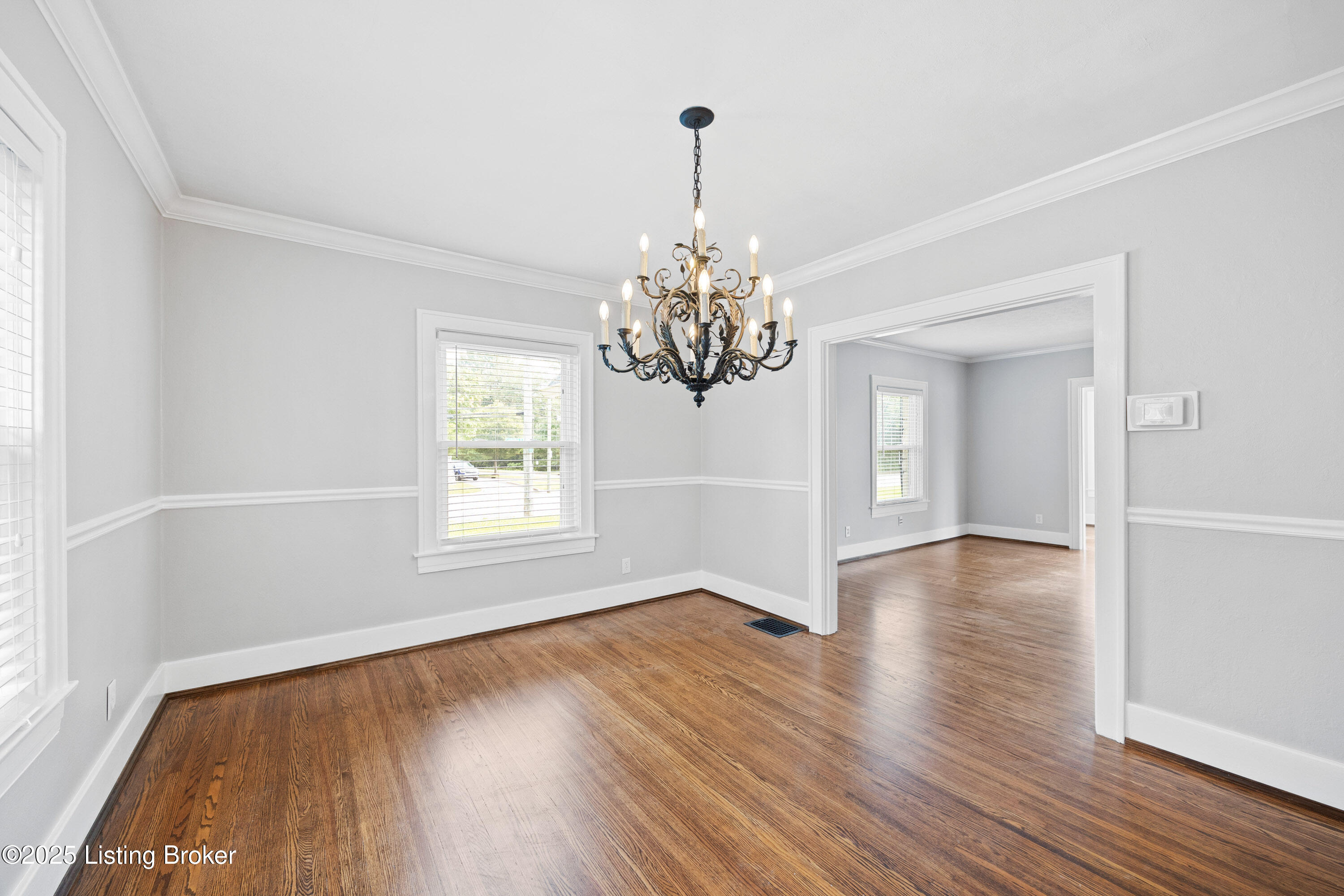 3224 Lexington Road Louisville, KY 40206 - Photo 9 of 32 011
