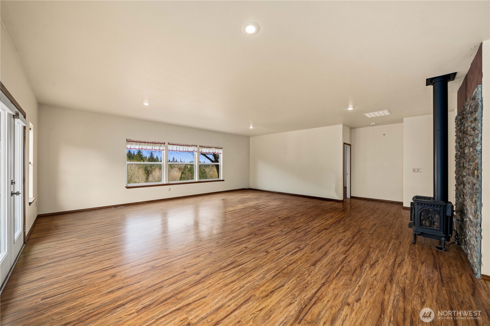 10404 210th Lane Southwest Rochester, WA 98579 - Photo 24 of 40