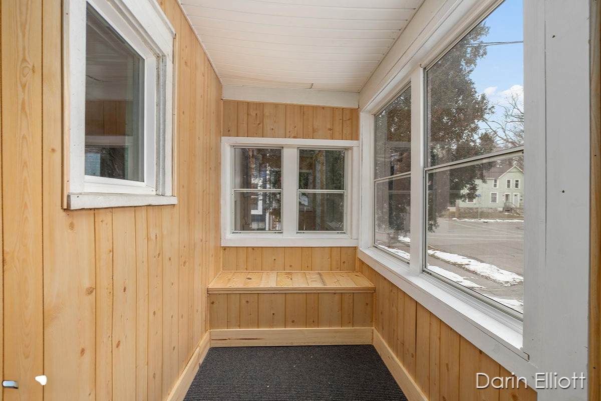 315 Rice Street Ionia, MI 48846 - Photo 3 of 20 IMG_1002