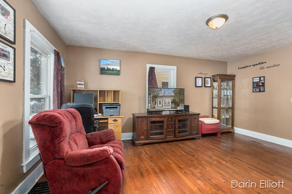 315 Rice Street Ionia, MI 48846 - Photo 7 of 20 IMG_1006