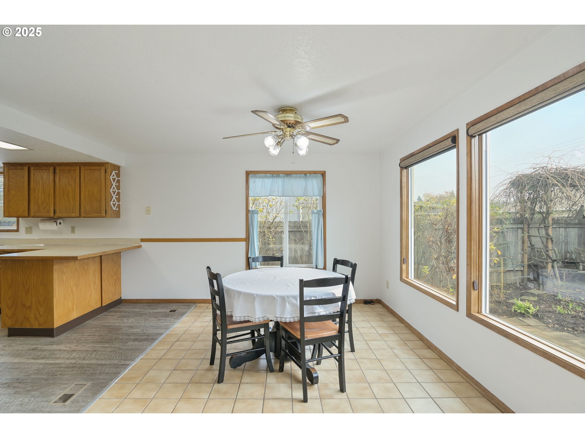 325 Southwest 12th Avenue Canby, OR 97013 - Photo 11 of 37