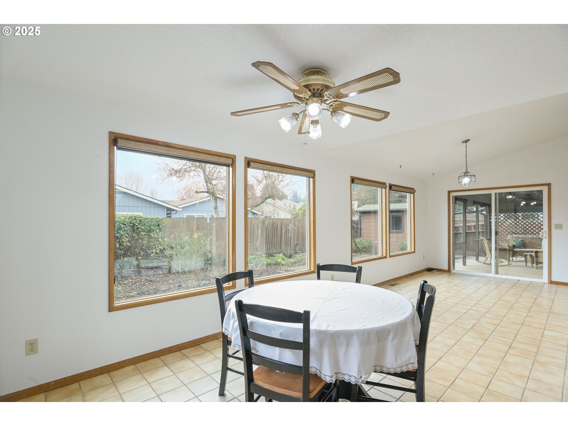 325 Southwest 12th Avenue Canby, OR 97013 - Photo 12 of 37