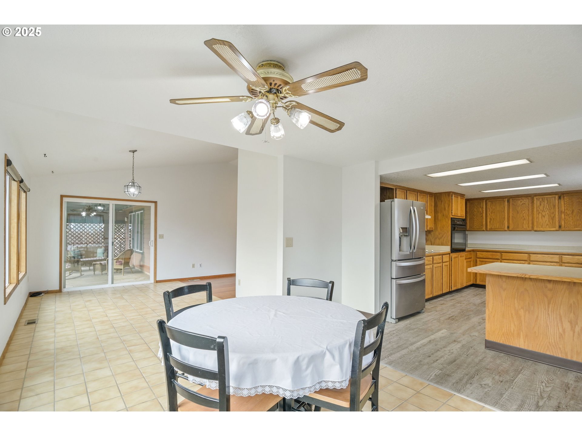 325 Southwest 12th Avenue Canby, OR 97013 - Photo 13 of 37