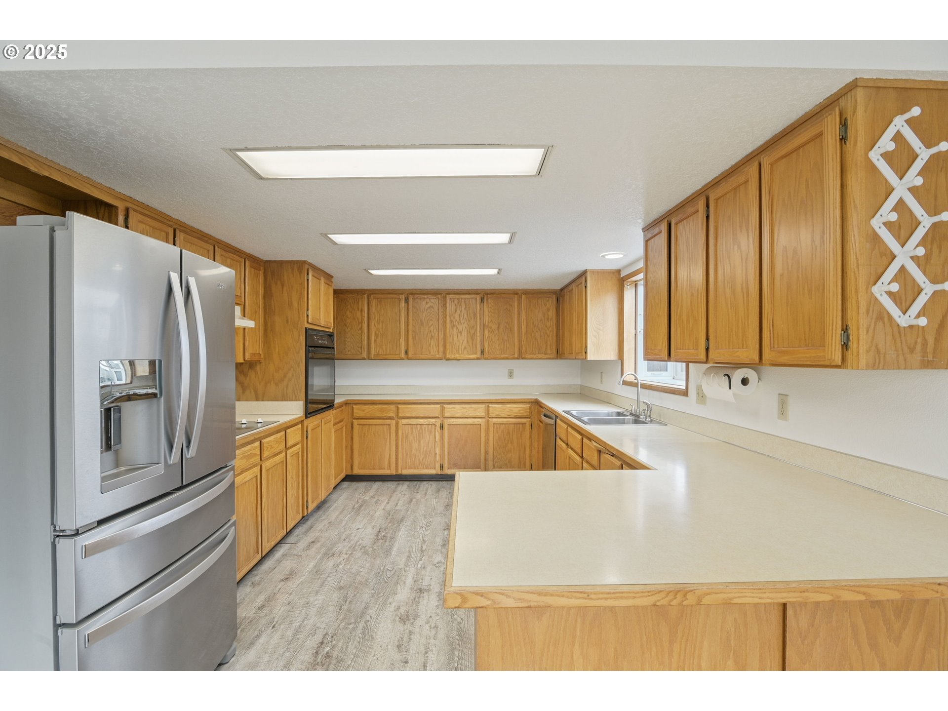 325 Southwest 12th Avenue Canby, OR 97013 - Photo 14 of 37