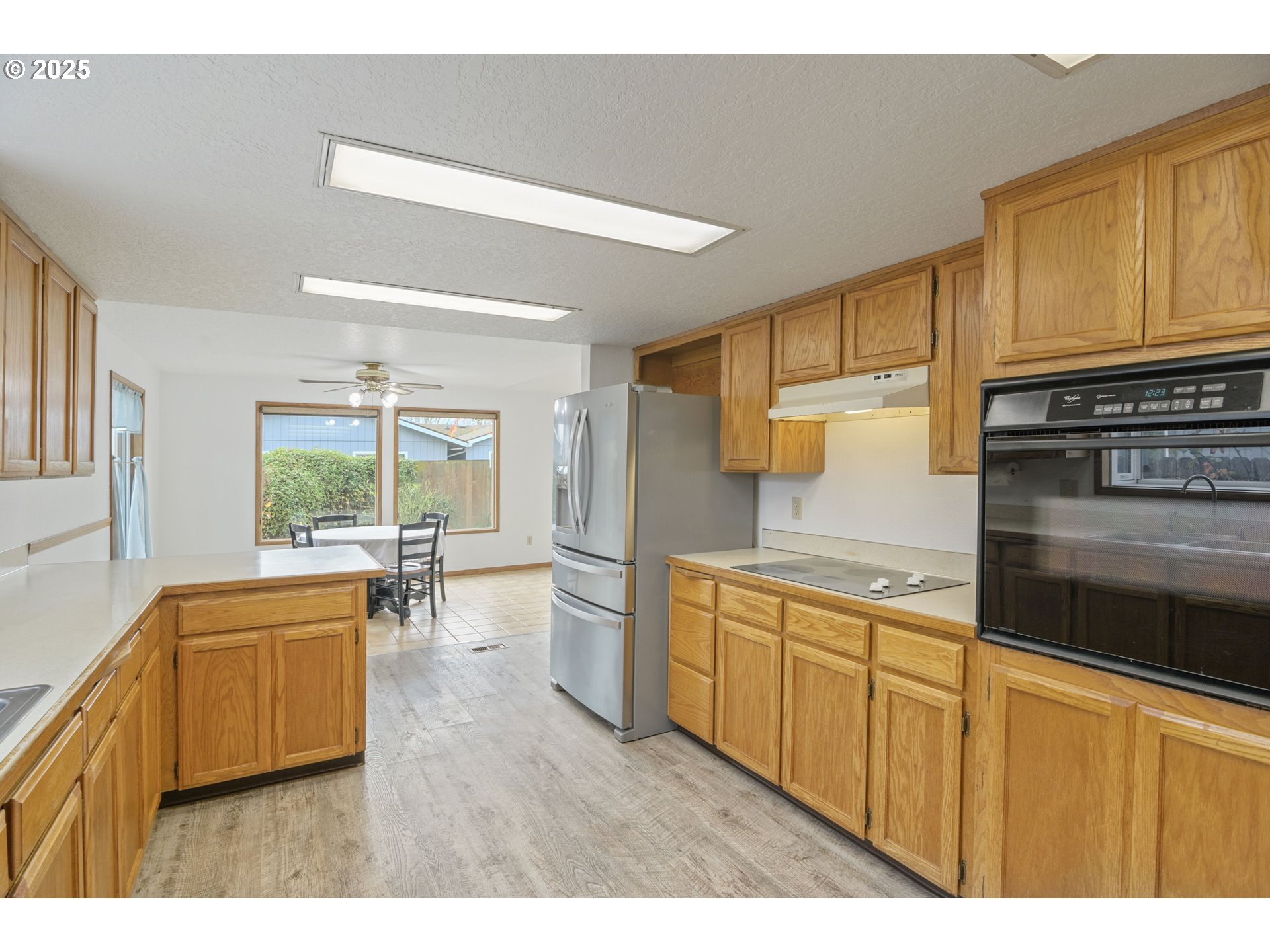 325 Southwest 12th Avenue Canby, OR 97013 - Photo 15 of 37