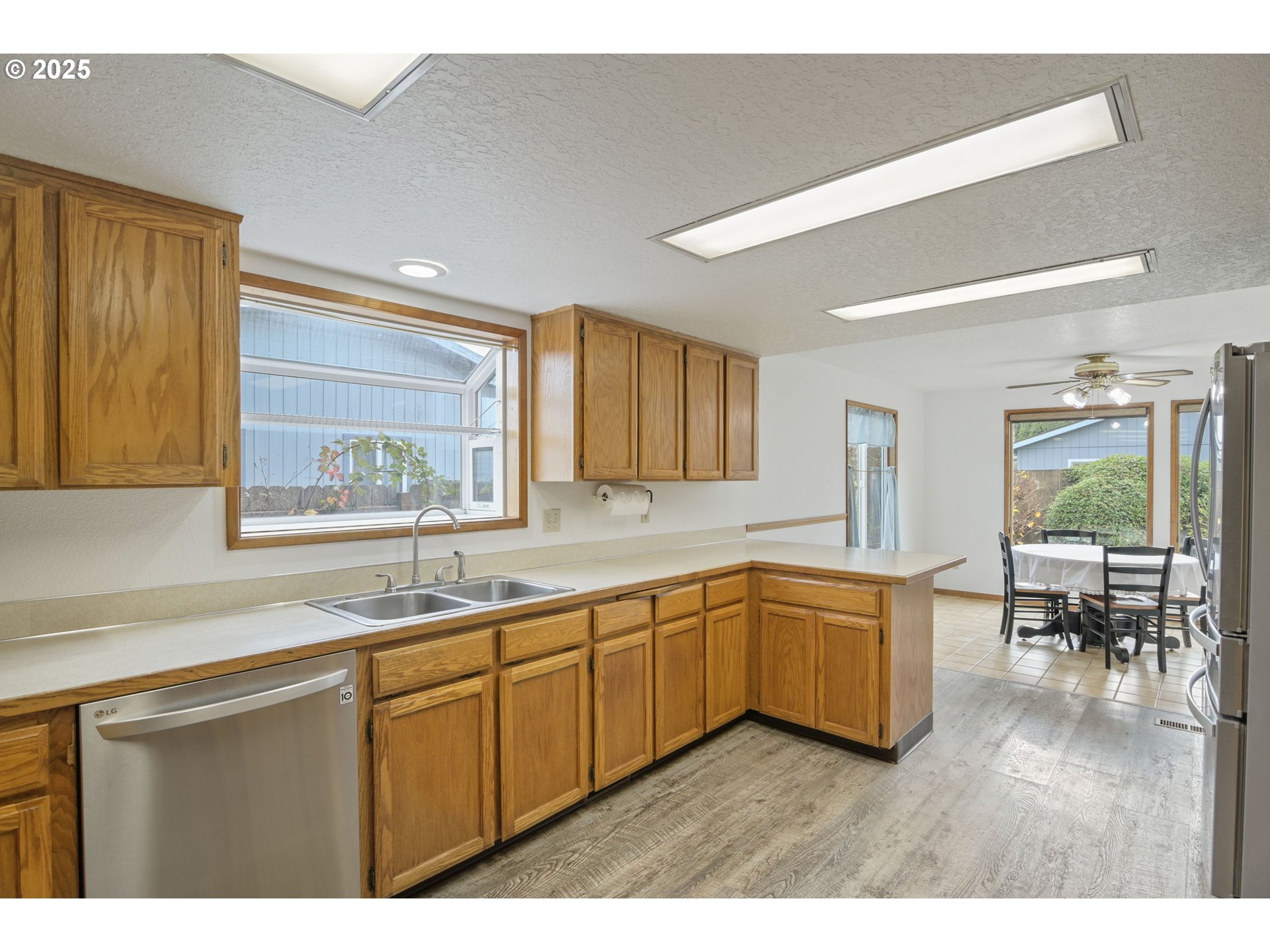 325 Southwest 12th Avenue Canby, OR 97013 - Photo 16 of 37