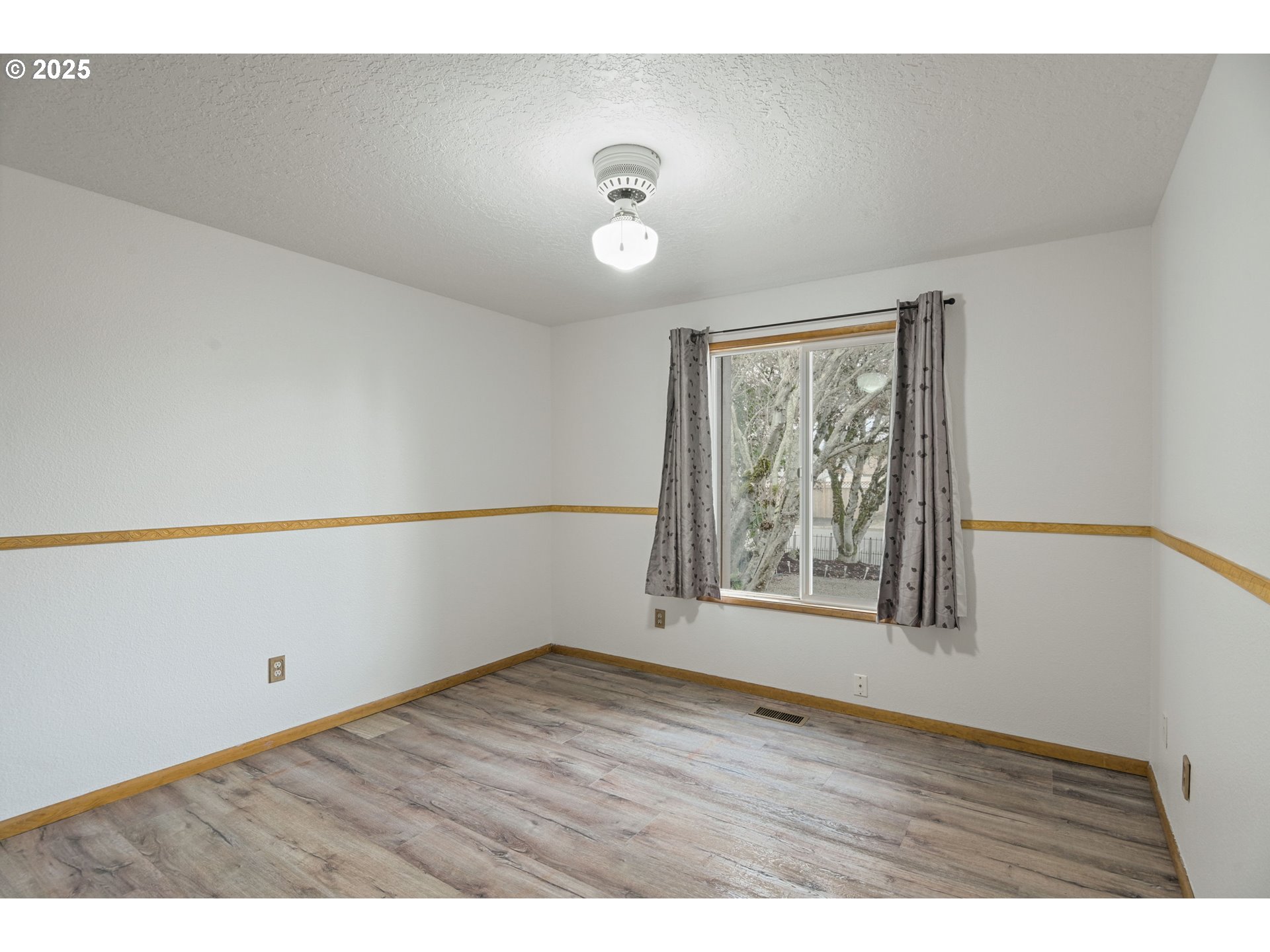 325 Southwest 12th Avenue Canby, OR 97013 - Photo 19 of 37