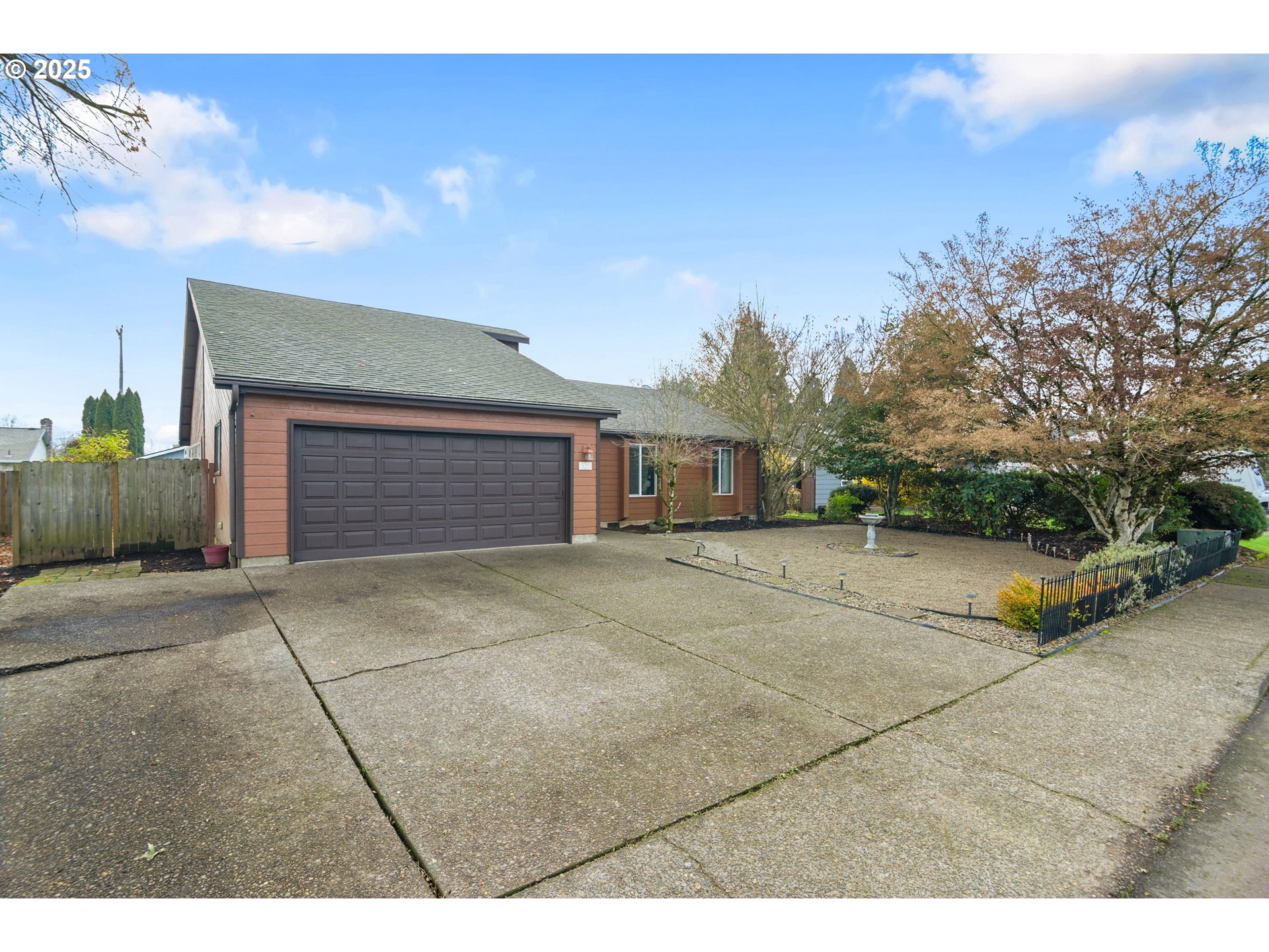 325 Southwest 12th Avenue Canby, OR 97013 - Photo 2 of 37