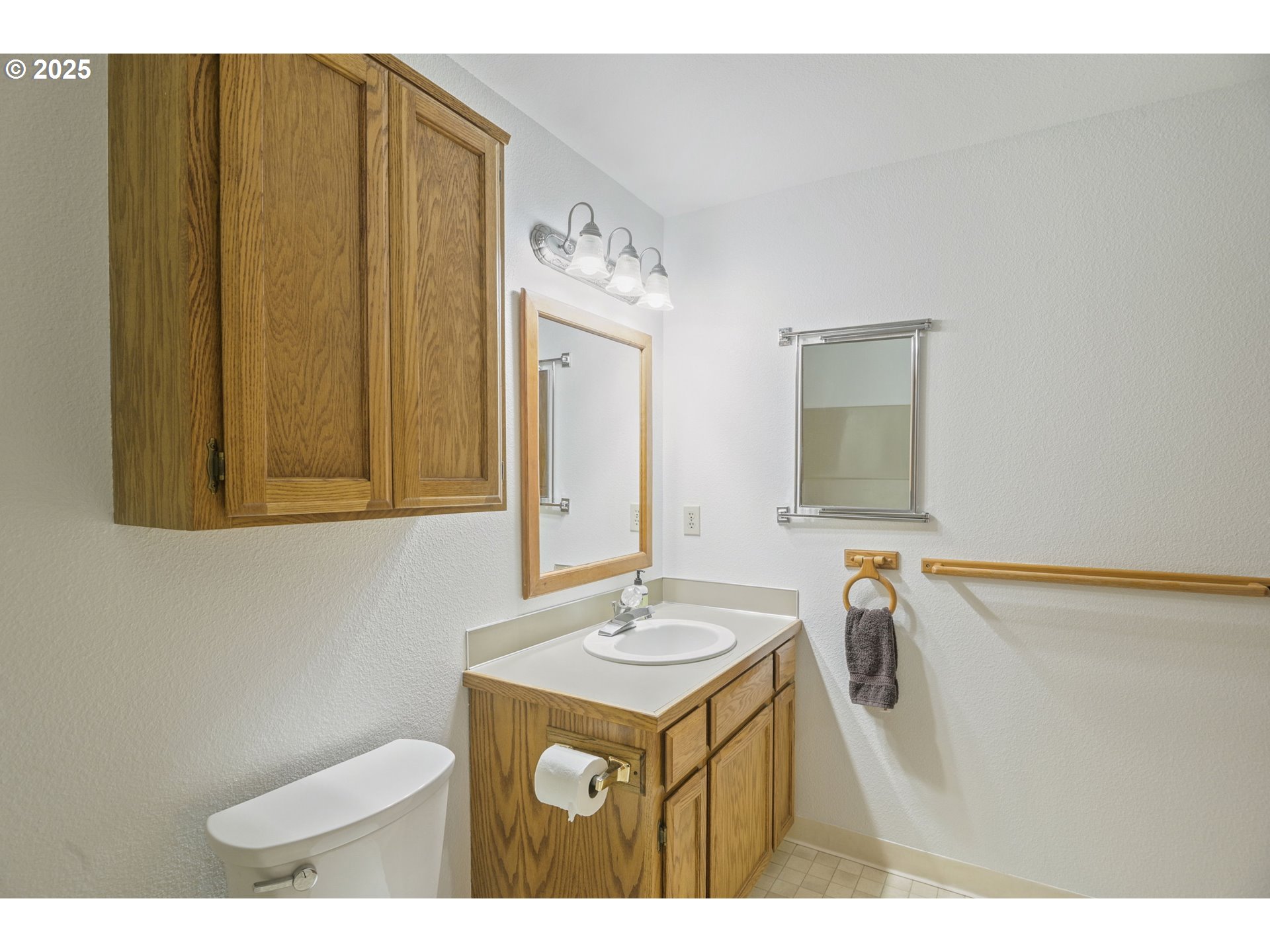 325 Southwest 12th Avenue Canby, OR 97013 - Photo 27 of 37