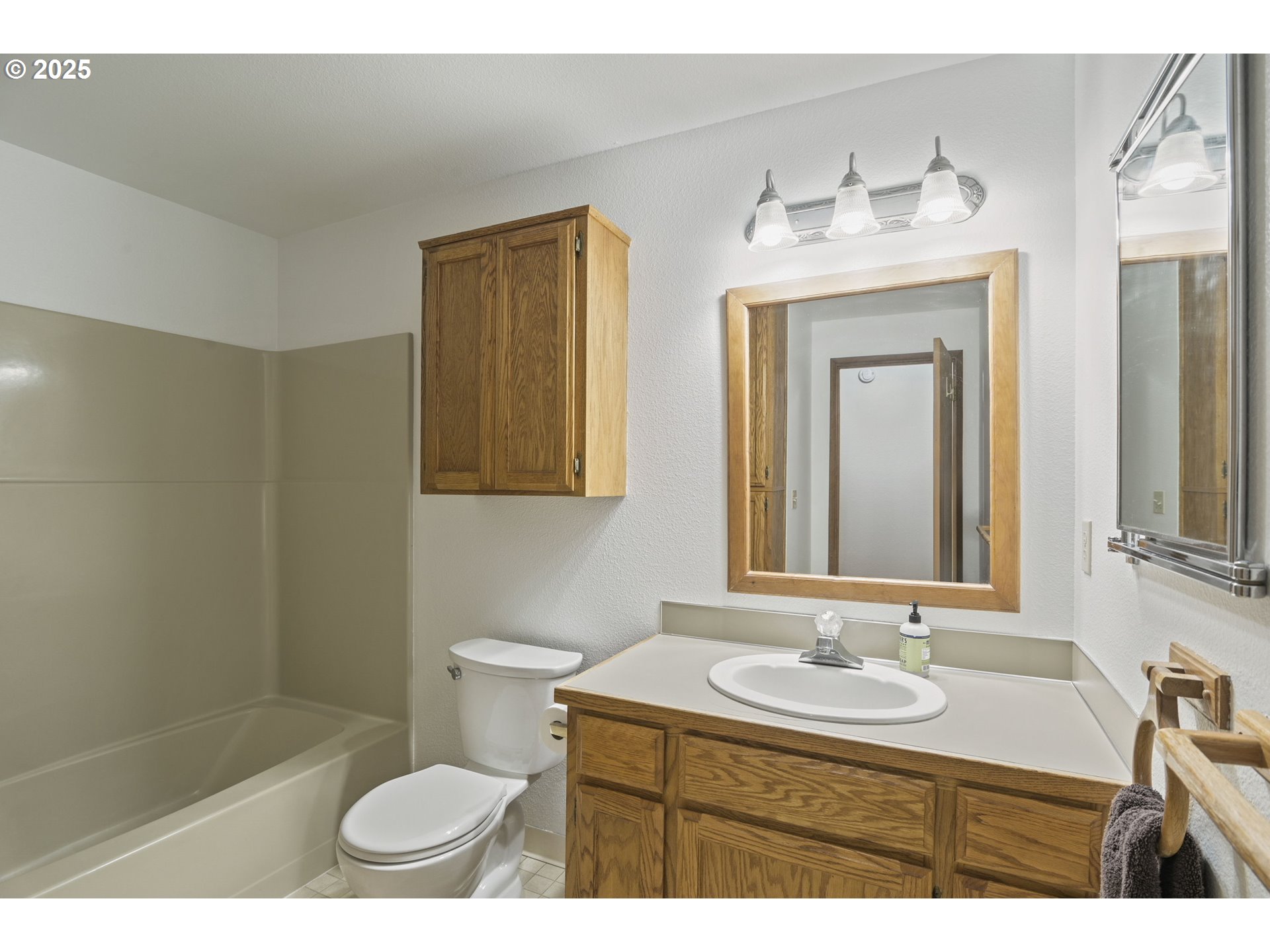 325 Southwest 12th Avenue Canby, OR 97013 - Photo 28 of 37