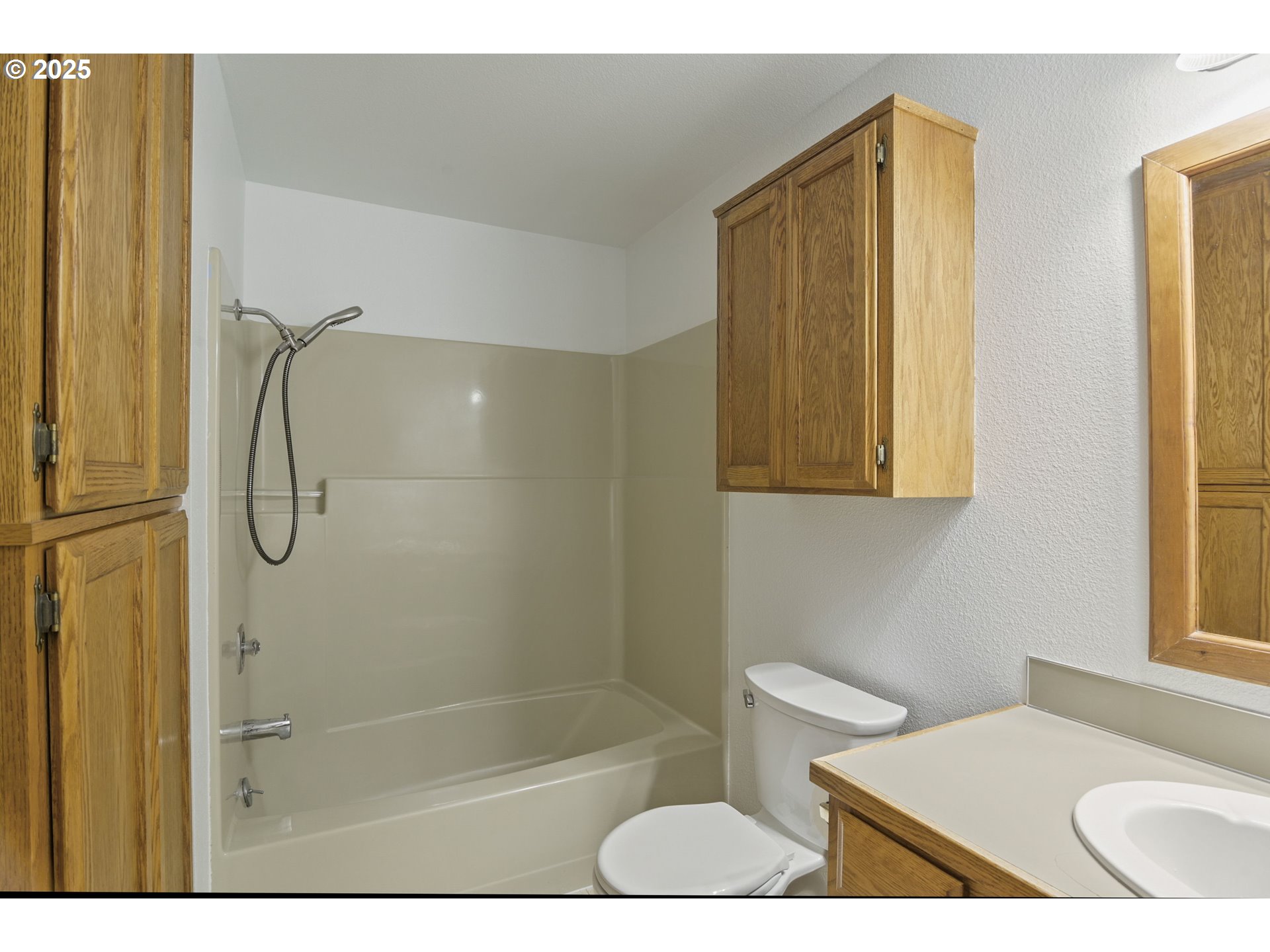 325 Southwest 12th Avenue Canby, OR 97013 - Photo 29 of 37