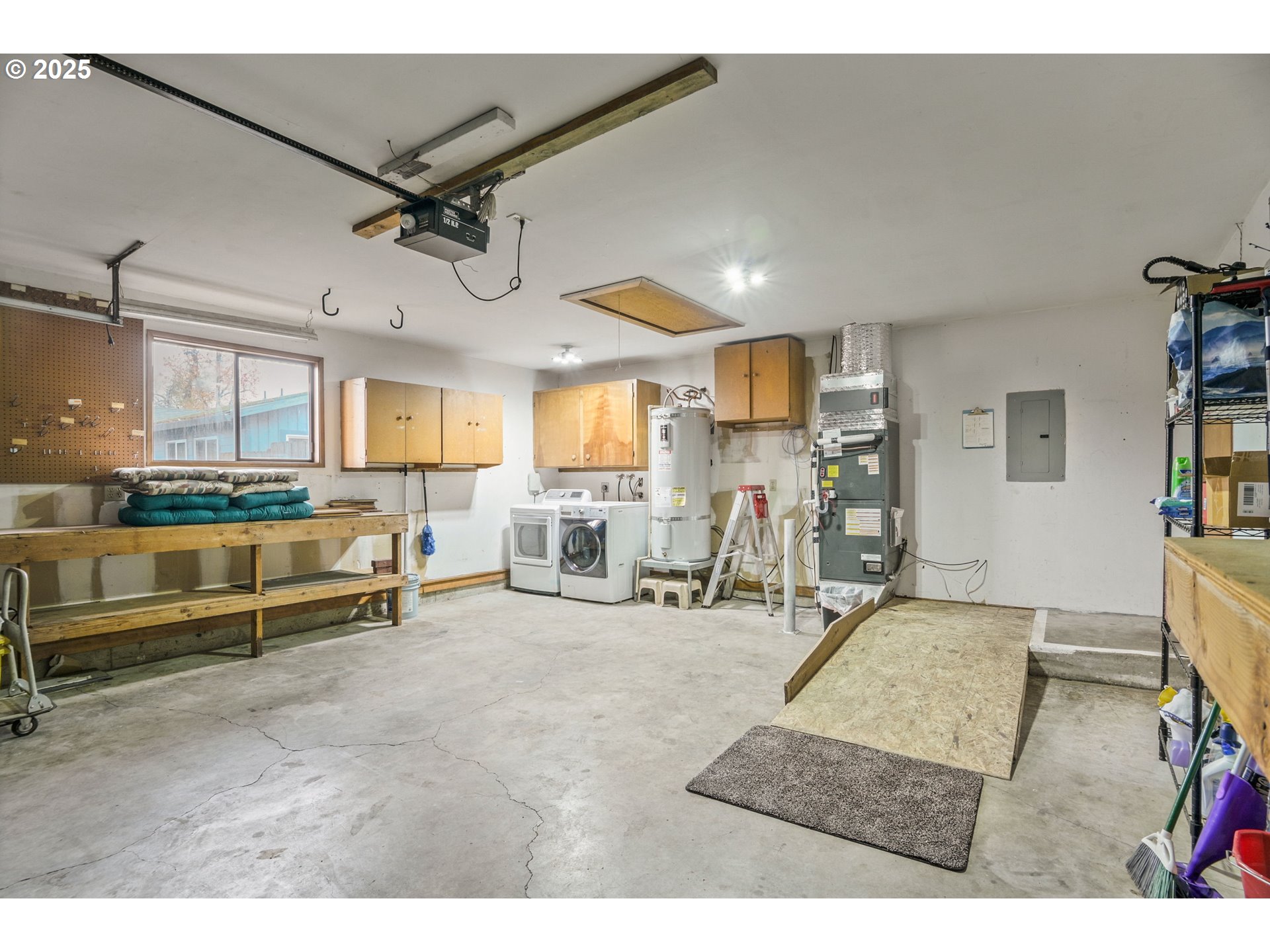 325 Southwest 12th Avenue Canby, OR 97013 - Photo 31 of 37