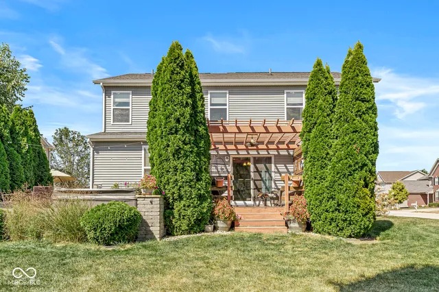 $475,000 | 7821 Wedgetail Drive, Zionsville, IN 46077