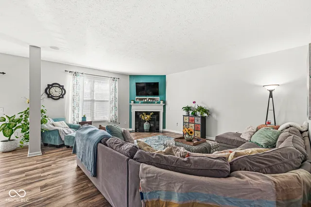 $475,000 | 7821 Wedgetail Drive, Zionsville, IN 46077