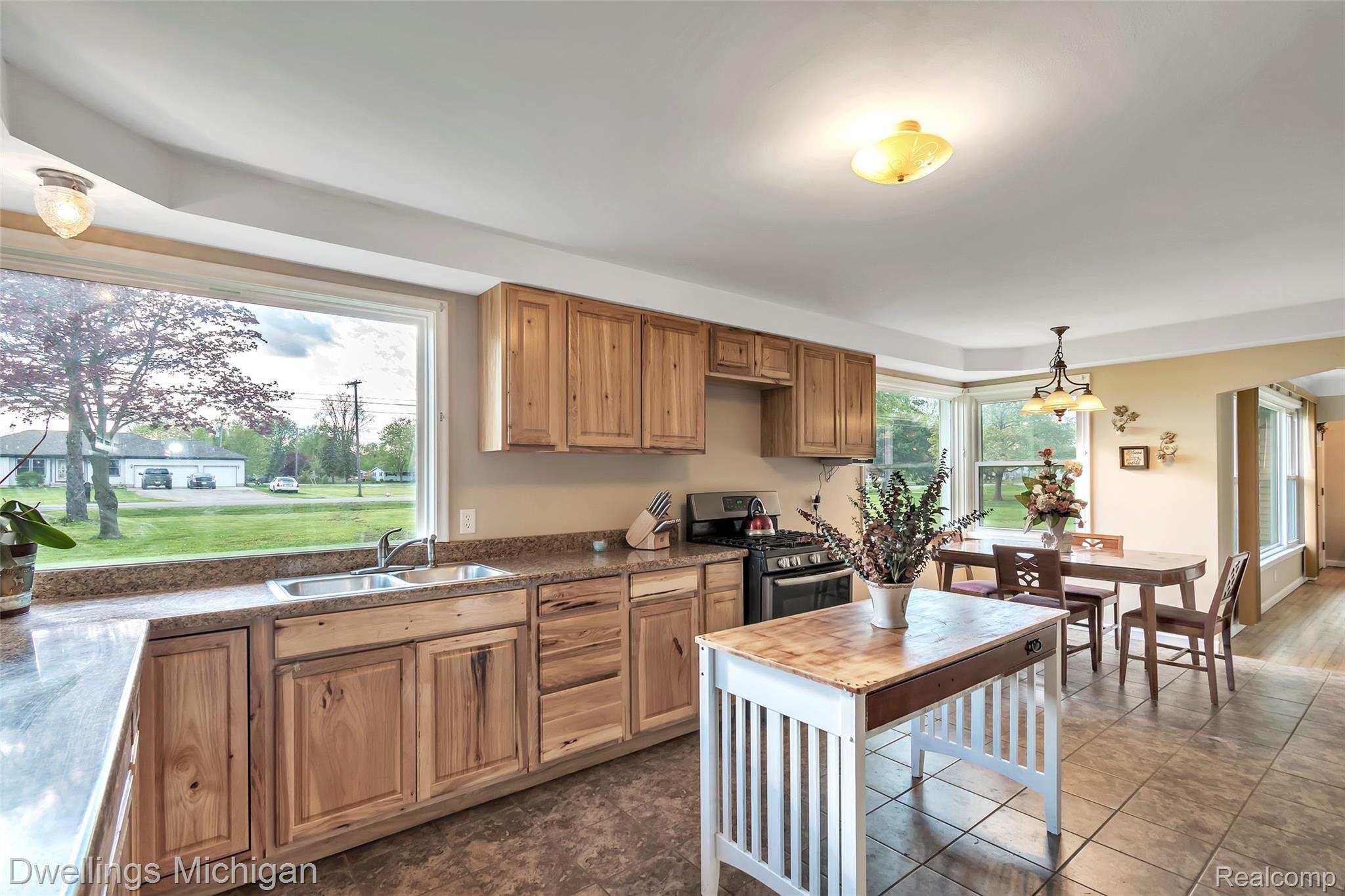 2400 Ida Maybee Road Monroe, MI 48162 - Photo 13 of 38 2400-Ida-Maybee-Rd-Monroe-MI-windowstill-10.jpg
