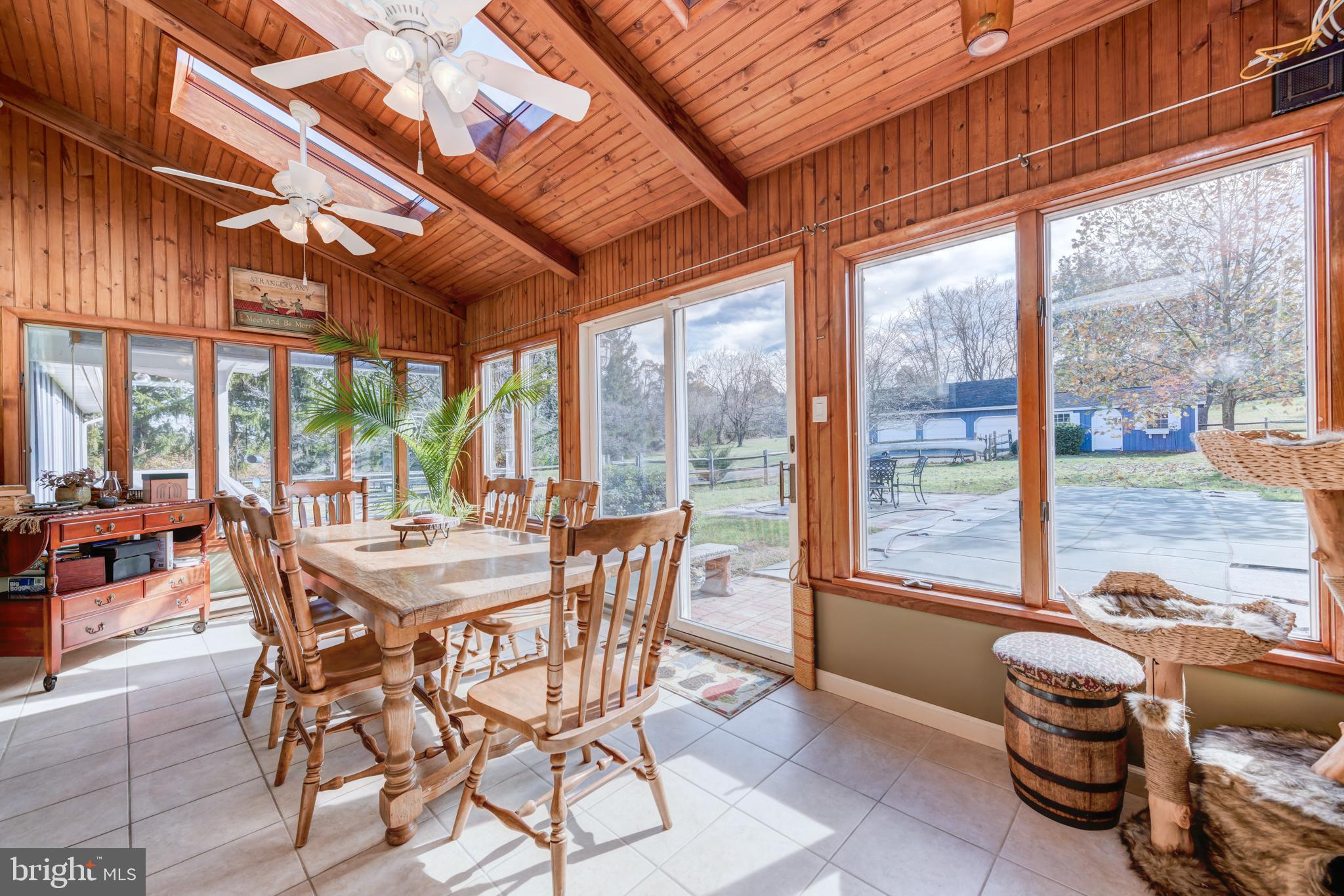 4500 Highway 212 Riegelsville, PA 18077 - Photo 18 of 45 Breakfast room doubles as a sun room!