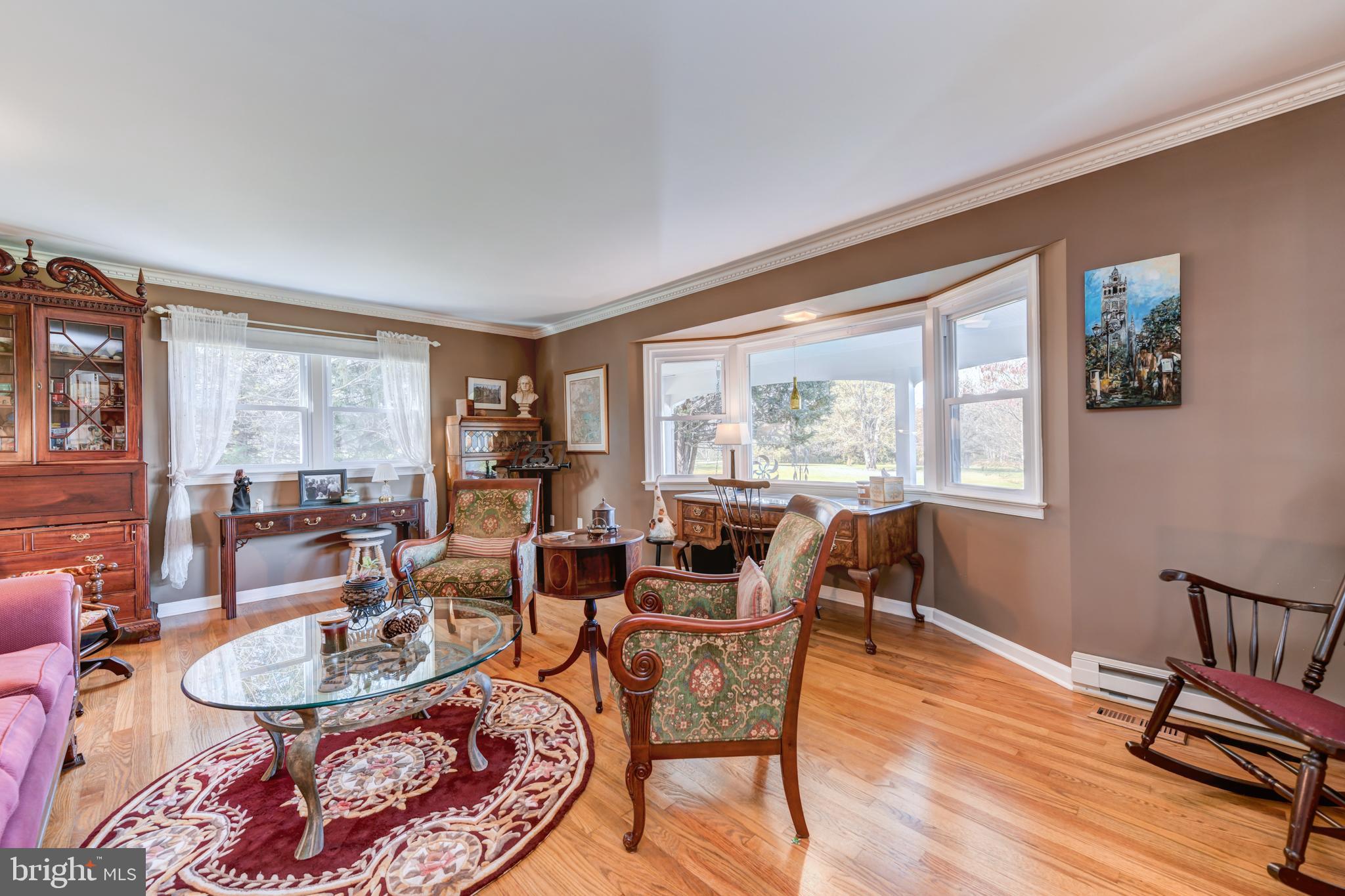 4500 Highway 212 Riegelsville, PA 18077 - Photo 8 of 45 Living room