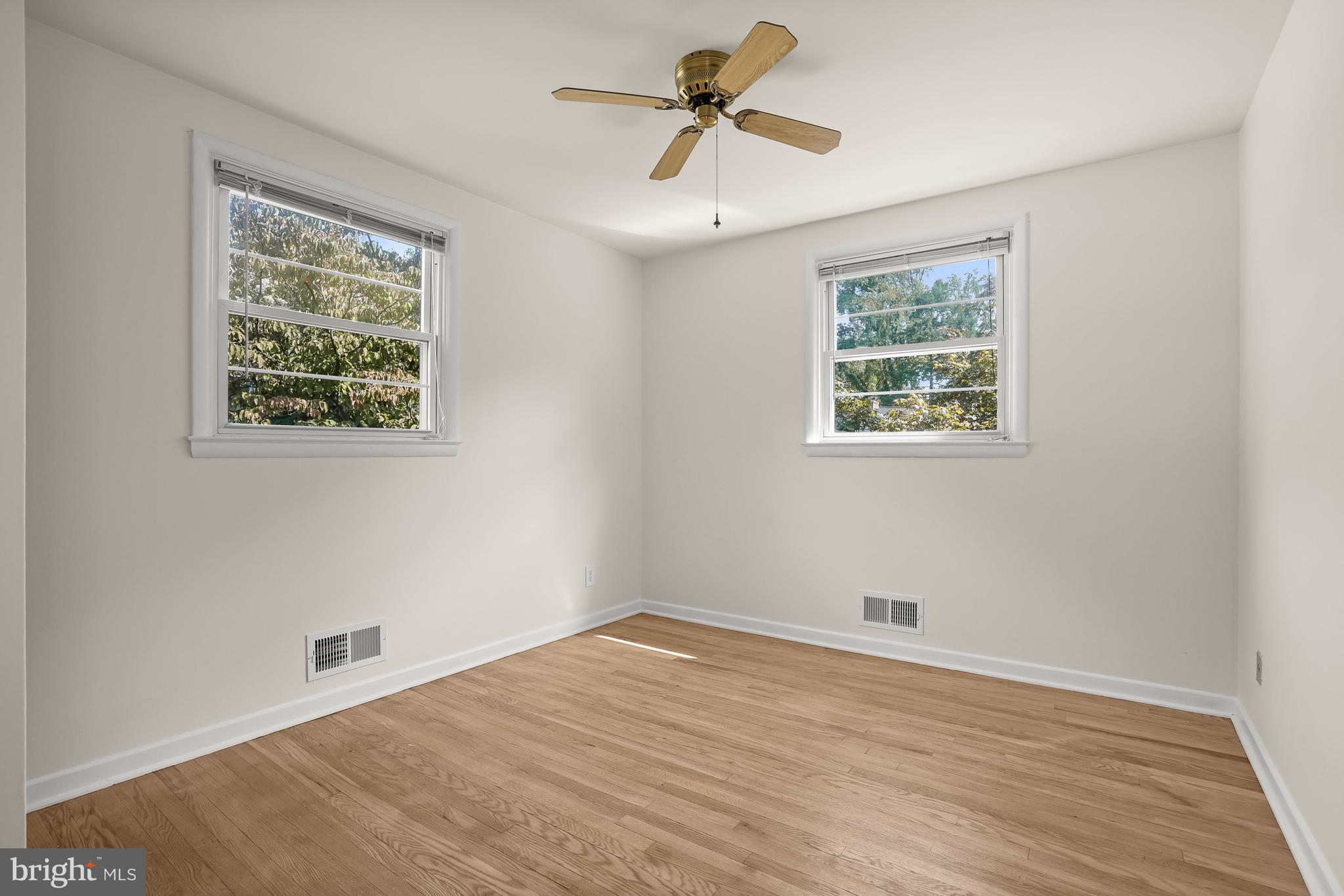 604 Pin Oak Road Severna Park, MD 21146 - Photo 18 of 41 Bedroom
