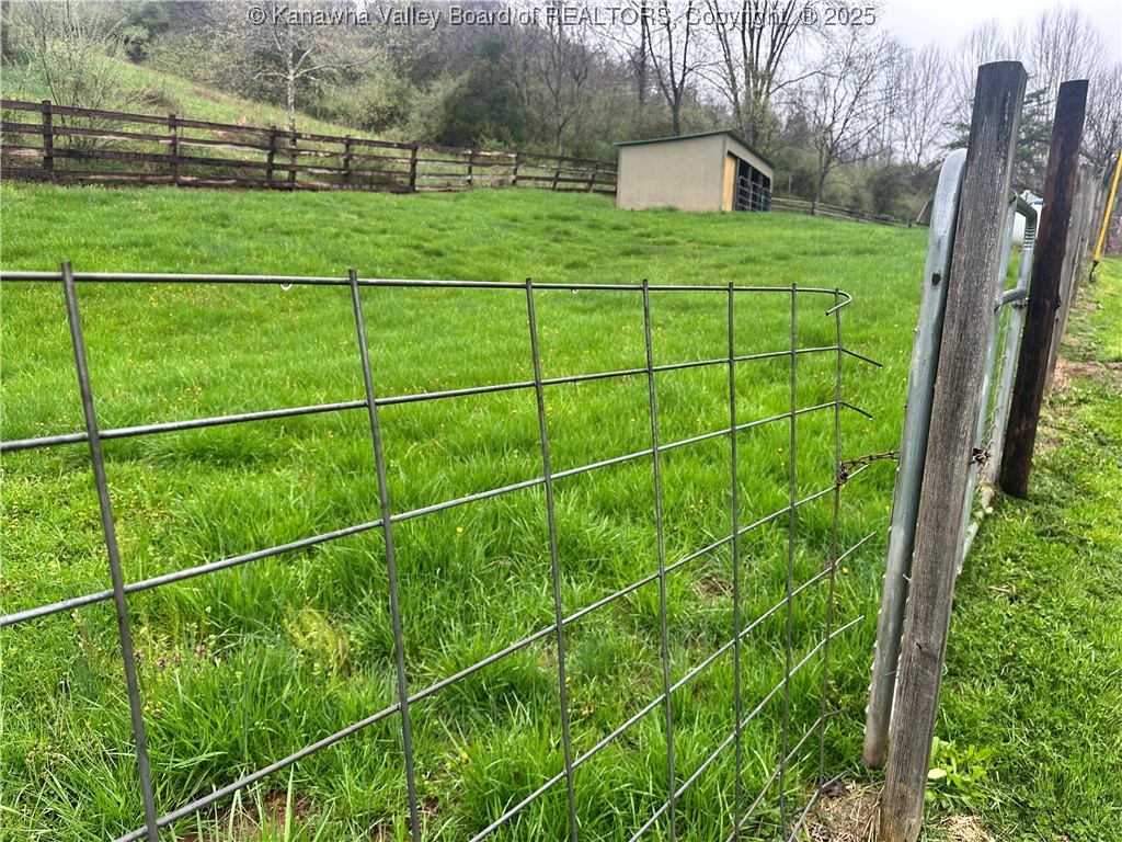 1056 Drift Run Road Sandyville, WV 25275 - Photo 4 of 19 Gallery Image 4