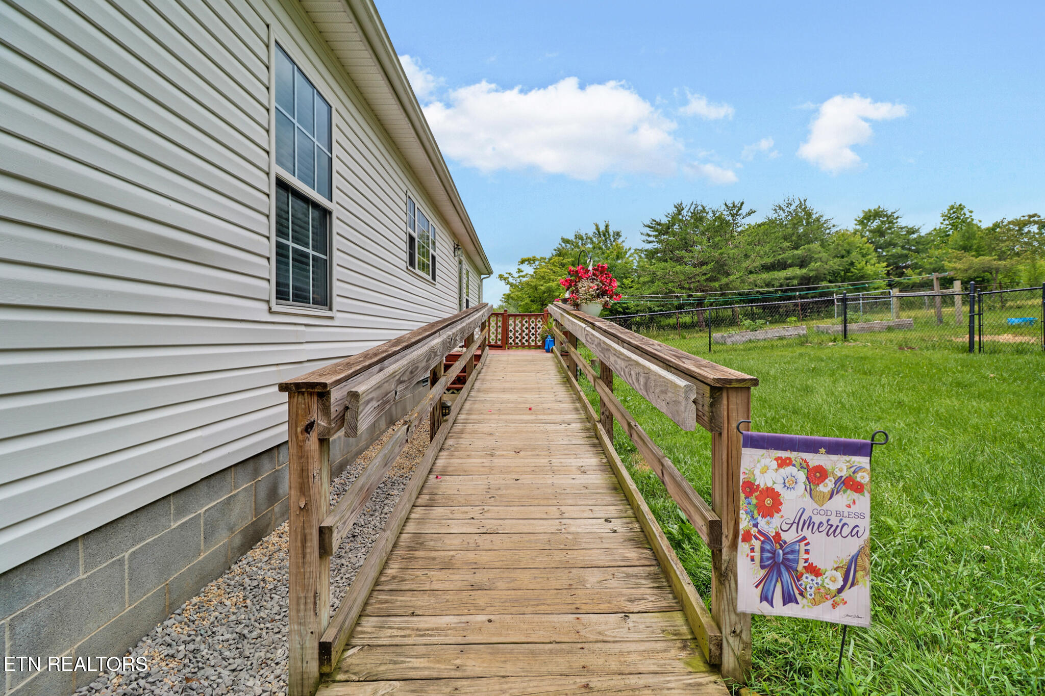 627 Clint Lowe Road Crossville, TN 38572 - Photo 15 of 44 if1a0251-if1a0255
