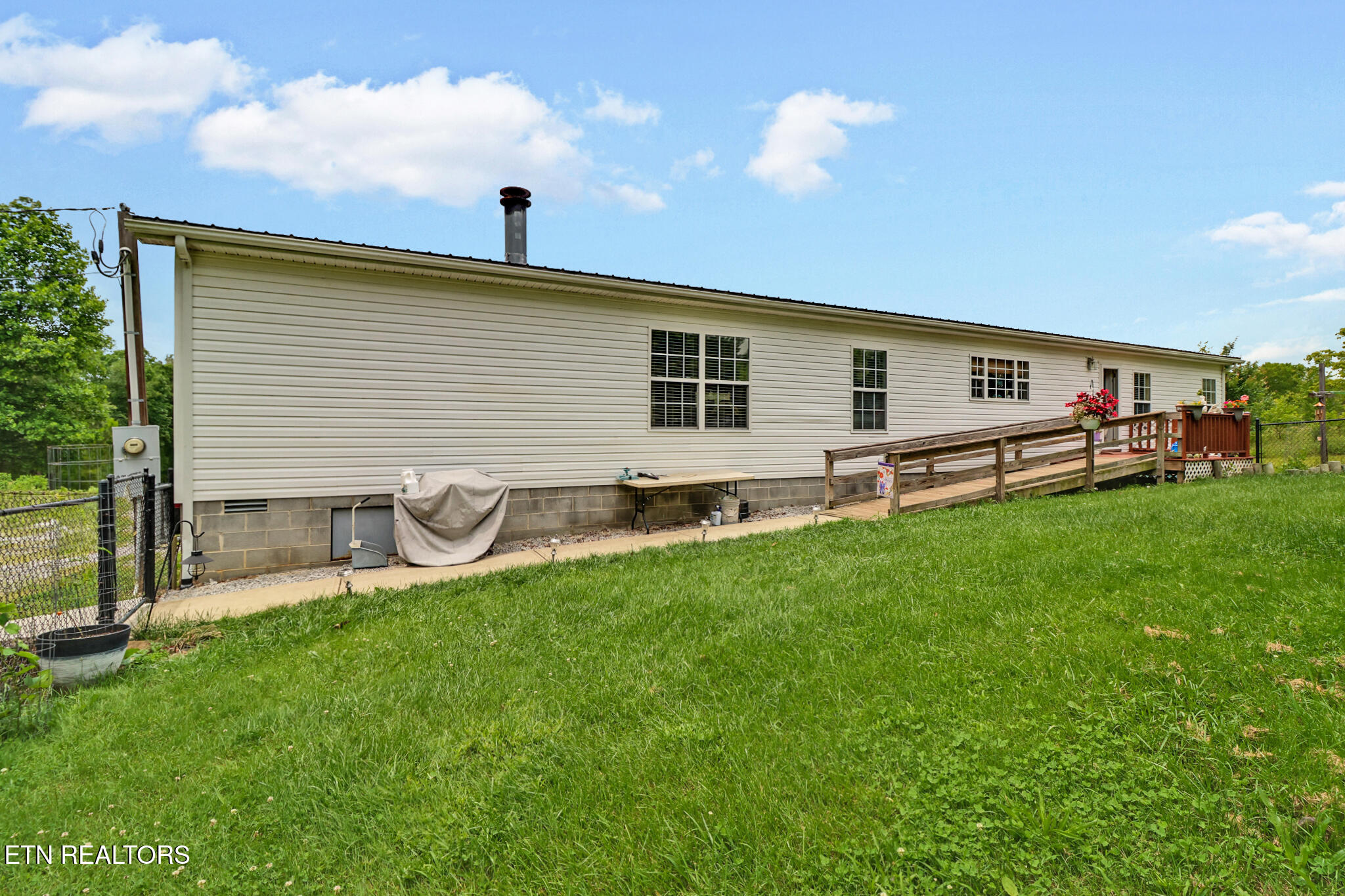 627 Clint Lowe Road Crossville, TN 38572 - Photo 2 of 44 if1a0221-if1a0225