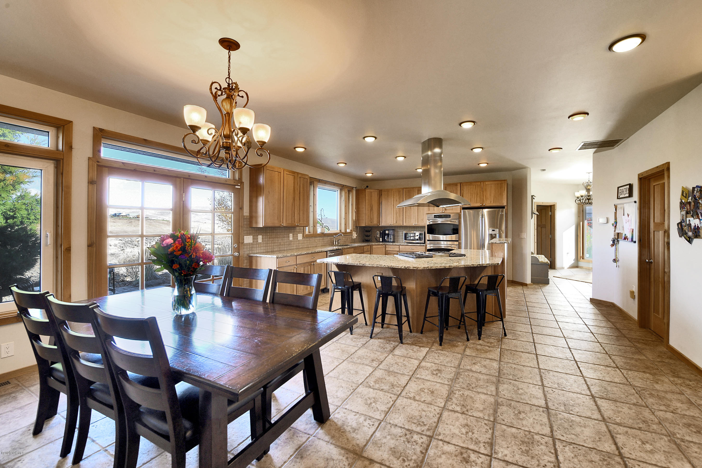 451 Black Hawk Road Yakima, WA 98908 - Photo 3 of 27 a view of a dining room with furniture