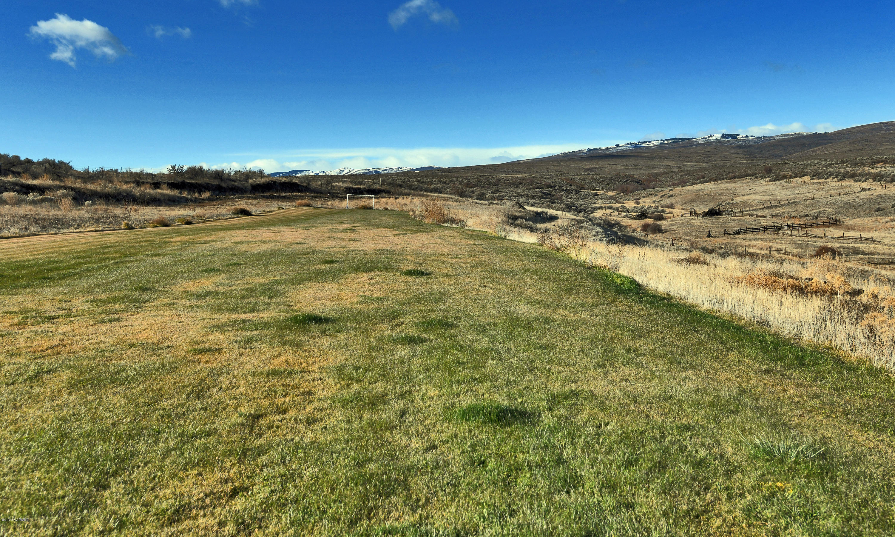 451 Black Hawk Road Yakima, WA 98908 - Photo 21 of 27 a view of an ocean