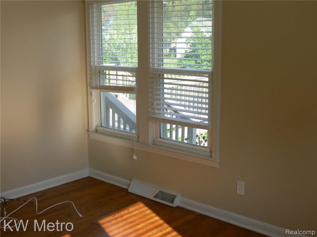 259 Roth Boulevard Clawson, MI 48017 - Photo 19 of 36 Master has windows overlooking the yard.