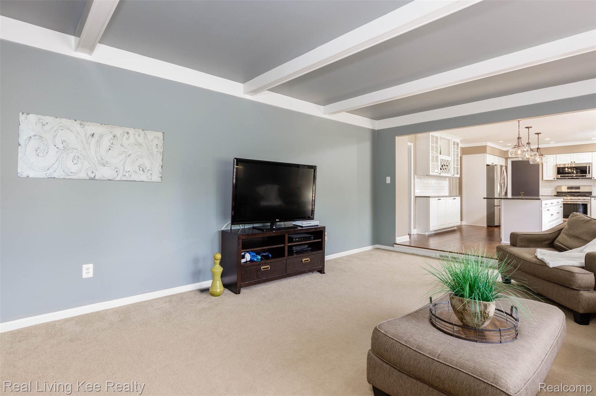359 Silvervale Drive Rochester, MI 48309 - Photo 12 of 36 edits-5.jpg