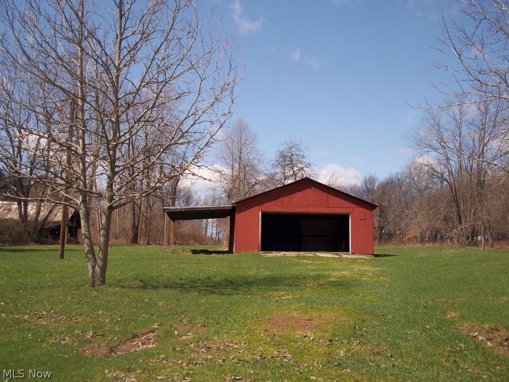 106 South Medina Line Road Akron, OH 44321 - Photo 2 of 12