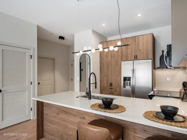 $4,200 | 1235 North Ashland Avenue, Unit 201, Chicago, IL 60622