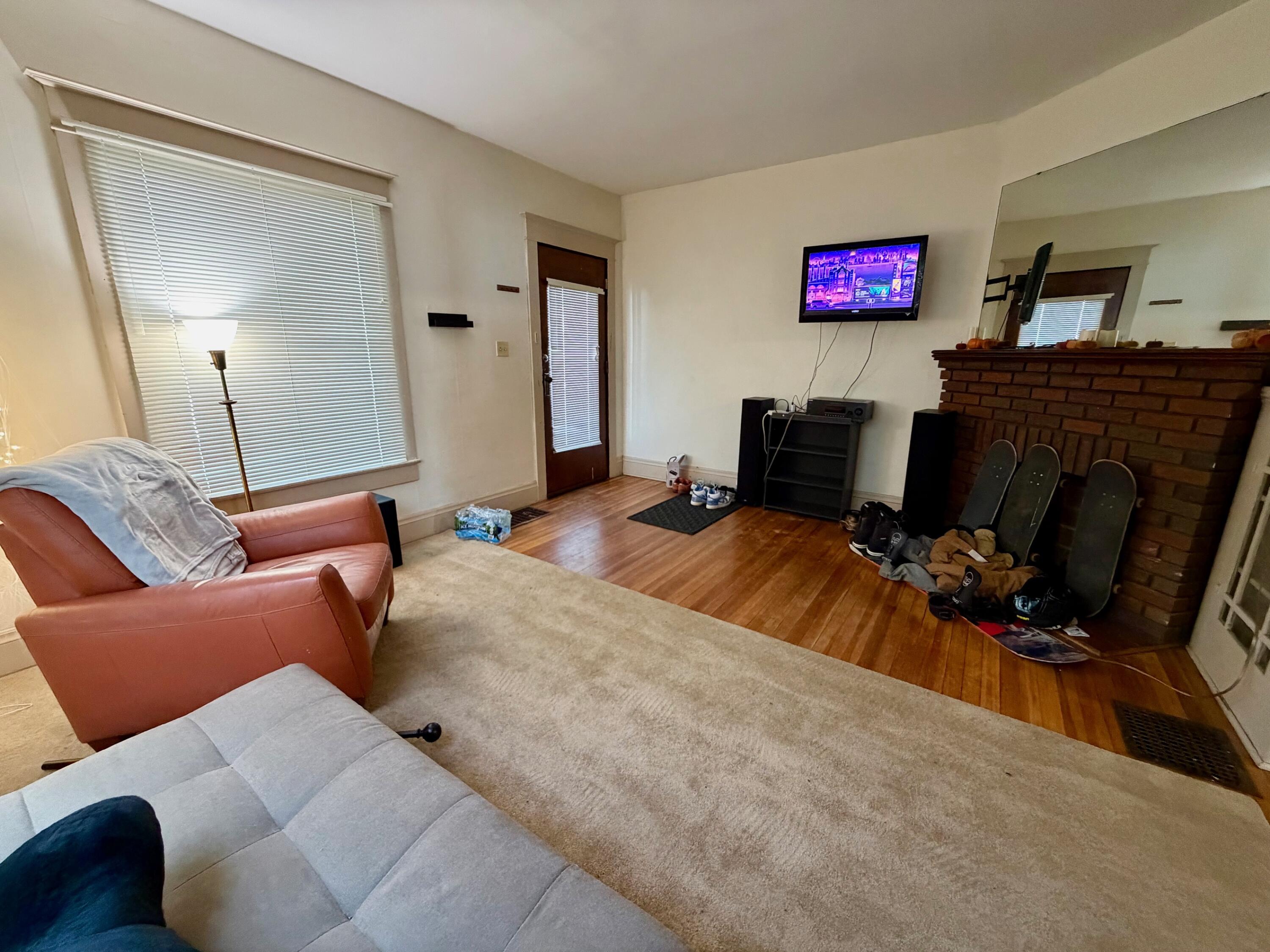 469 East Cecil Street Springfield, OH 45503 - Photo 3 of 21