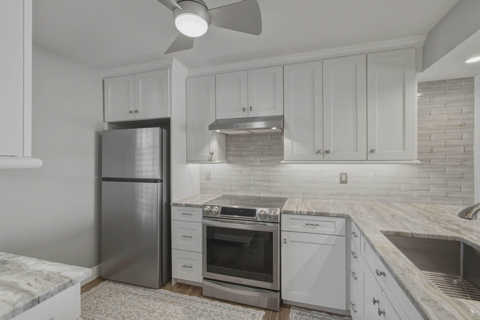 1950 Southwest Palm City Road, Unit 5106 Stuart, FL 34994 - Photo 8 of 50 Kitchen