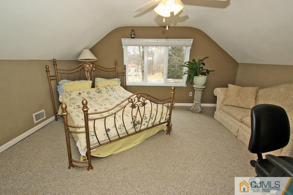 32 Timber Road Edison, NJ 08820 - Photo 19 of 25
