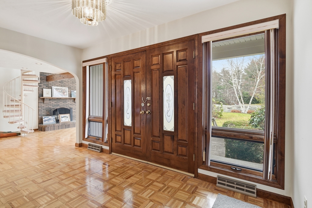 140 Waverly Road Ludlow, MA 01056 - Photo 5 of 42 Gallery Image 5