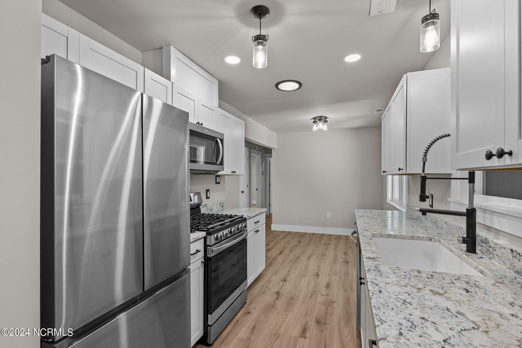 122 Riverside Drive Beaufort, NC 28516 - Photo 10 of 37 27-web-or-mls-1S3A3440