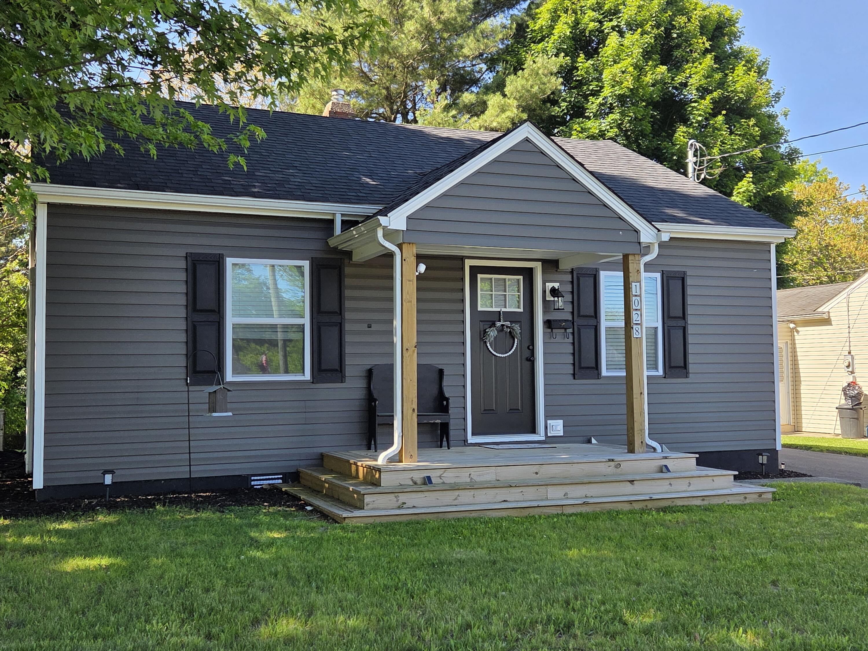 1028 Carson Street Radford, VA 24141 - Photo 31 of 31 carson front 5