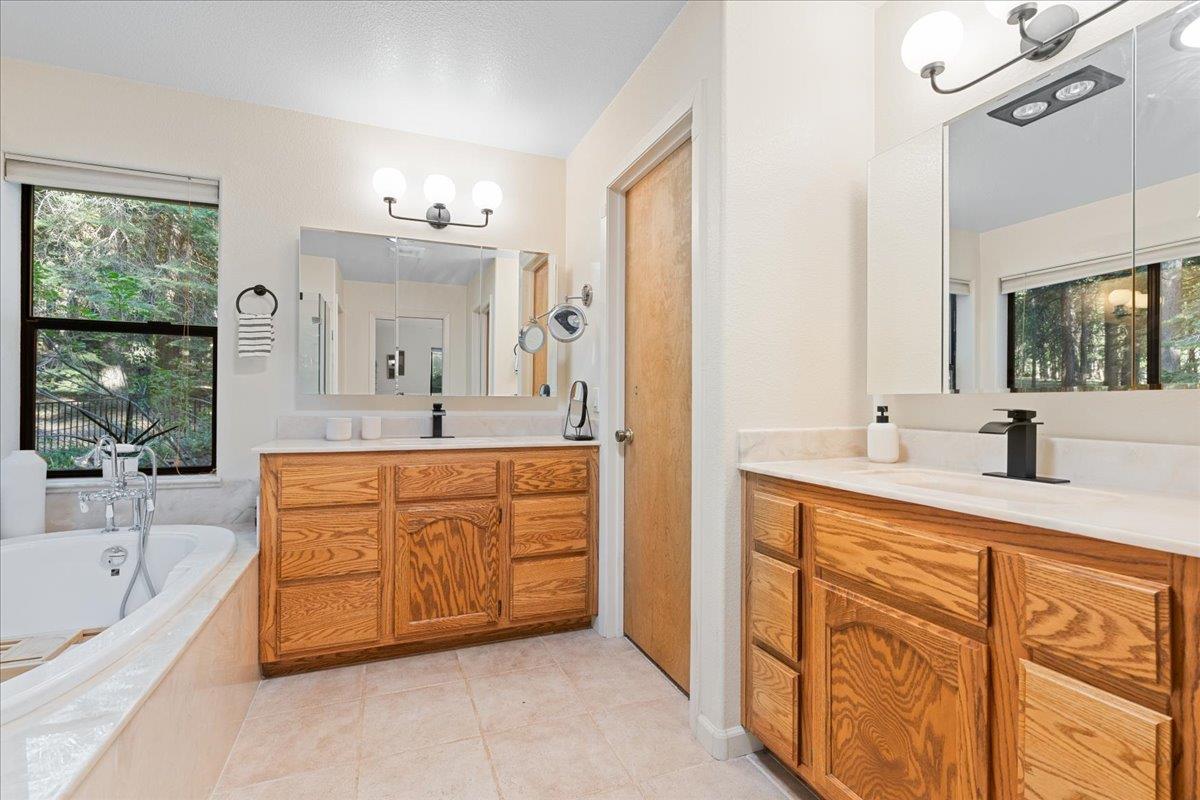 19975 Scotts Flat Road Nevada City, CA 95959 - Photo 28 of 55 Primary Bath with 2 Walk-In Closets