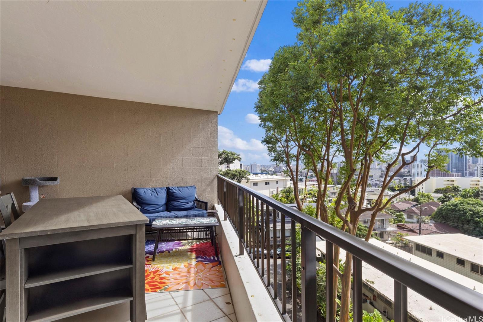 965 Prospect Street, Unit 404 Honolulu, HI 96822 - Photo 13 of 24 a view of balcony and wooden floor