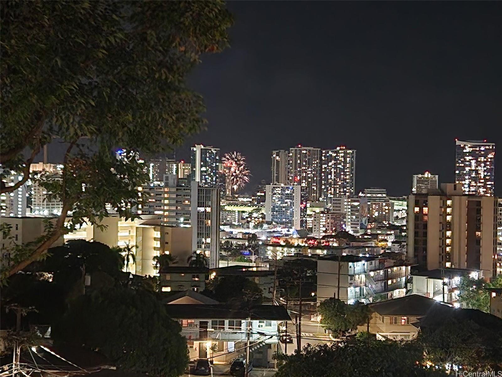 965 Prospect Street, Unit 404 Honolulu, HI 96822 - Photo 21 of 24 a city view