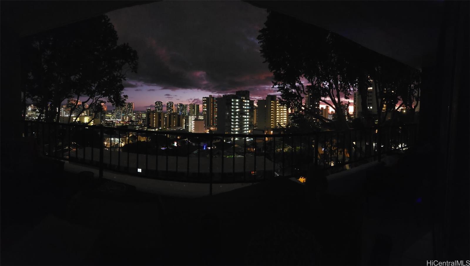 965 Prospect Street, Unit 404 Honolulu, HI 96822 - Photo 23 of 24 a view of a balcony