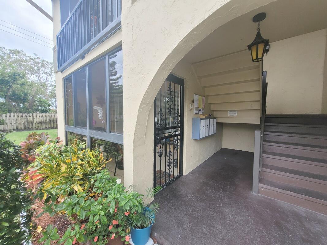320 Pine Ridge Circle, Unit A1 Greenacres, FL 33463 - Photo 4 of 65 20220403_132454